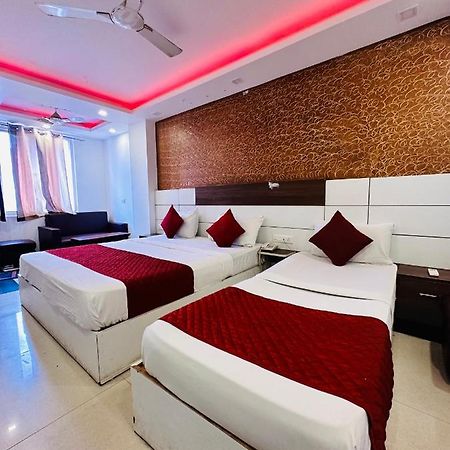 Palm Majestic At Airport Hotel New Delhi Exterior photo