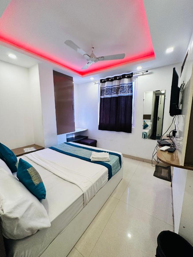 Palm Majestic At Airport Hotel New Delhi Exterior photo