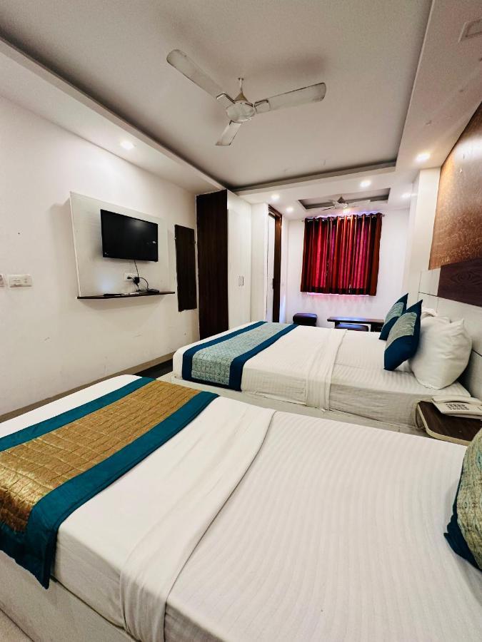 Palm Majestic At Airport Hotel New Delhi Exterior photo