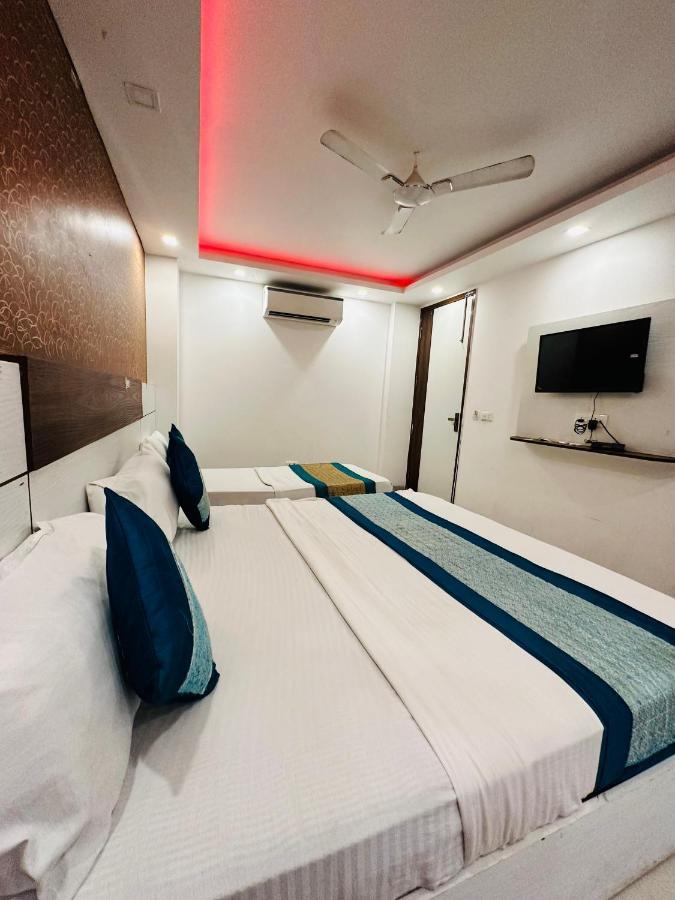 Palm Majestic At Airport Hotel New Delhi Exterior photo