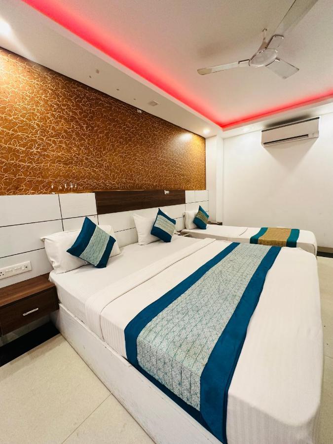 Palm Majestic At Airport Hotel New Delhi Exterior photo