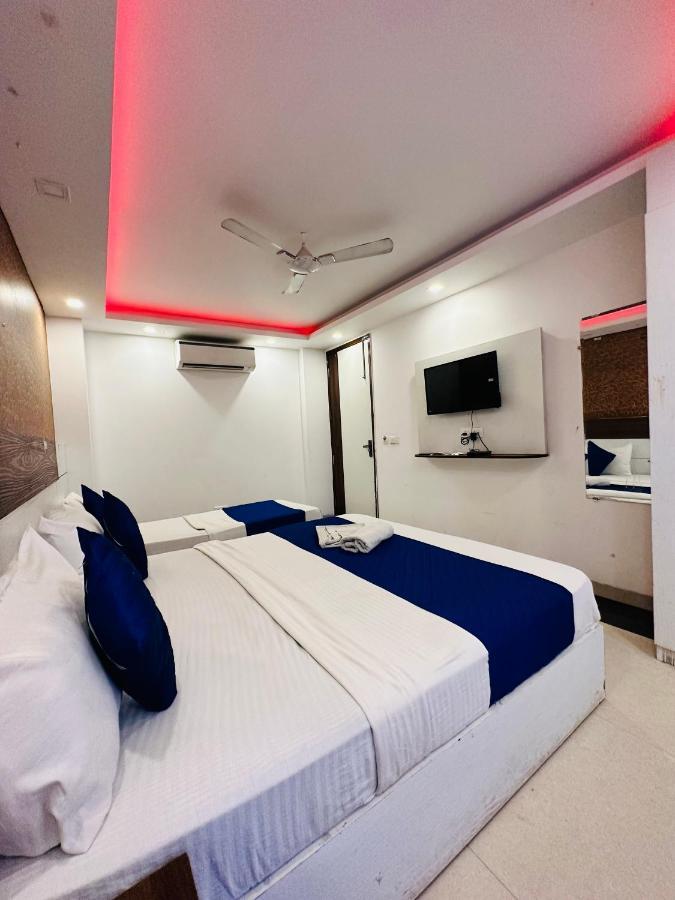 Palm Majestic At Airport Hotel New Delhi Exterior photo