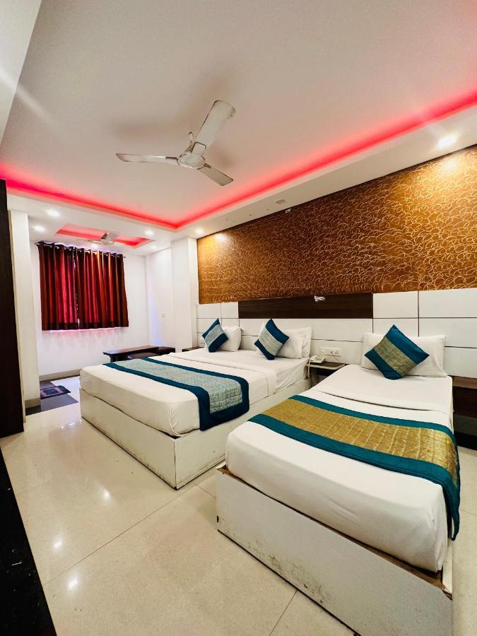 Palm Majestic At Airport Hotel New Delhi Exterior photo